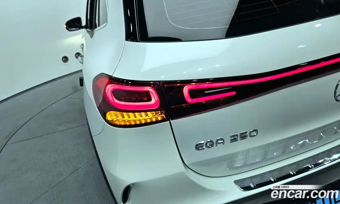 Mercedes-Benz EQA 2022 0.2 гидро, фото 9 Mercedes-Benz EQA 2022 0.2 гидро, фото 9
