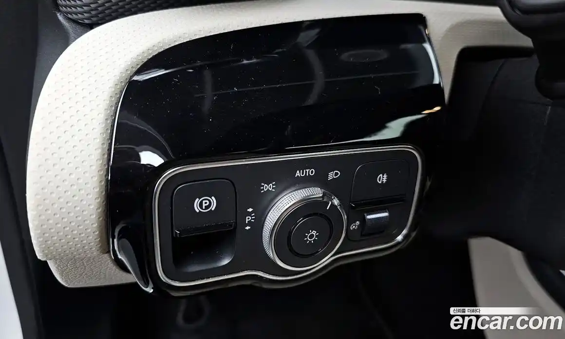 Mercedes-Benz A-Class 2019 2.0 гидро, фото 20 Mercedes-Benz A-Class 2019 2.0 гидро, фото 20