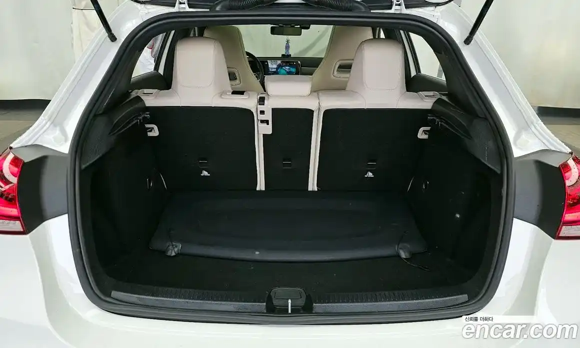 Mercedes-Benz A-Class 2019 2.0 гидро, фото 26 Mercedes-Benz A-Class 2019 2.0 гидро, фото 26