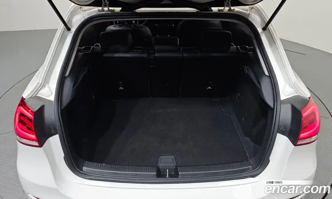 Mercedes-Benz A-Class 2019 2.0 гидро, фото 6 Mercedes-Benz A-Class 2019 2.0 гидро, фото 6