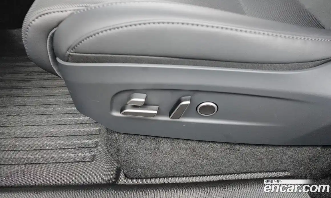 Tesla Model Y 2026 0.2 автомат (гидро), фото 31 Tesla Model Y 2026 0.2 автомат (гидро), фото 31