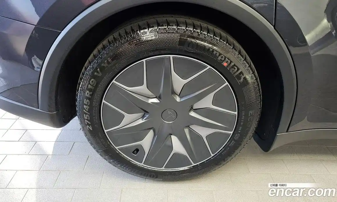 Tesla Model Y 2026 0.2 автомат (гидро), фото 5 Tesla Model Y 2026 0.2 автомат (гидро), фото 5