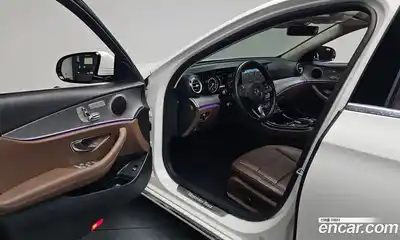 Mercedes-Benz E-Class 2018 2.0 автомат (гидро), миниатюра 12