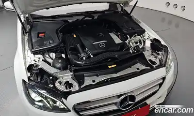 Mercedes-Benz E-Class 2018 2.0 автомат (гидро), миниатюра 5
