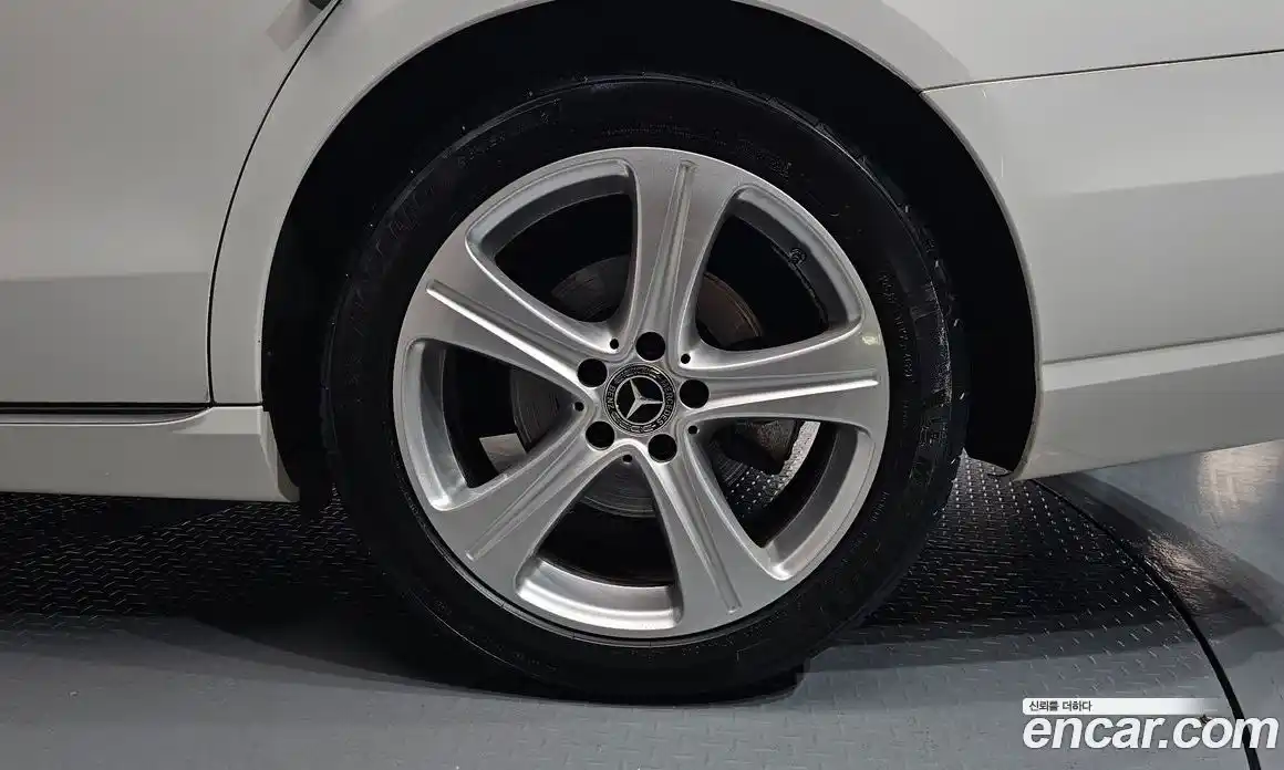 Mercedes-Benz E-Class 2018 2.0 автомат (гидро), фото 6