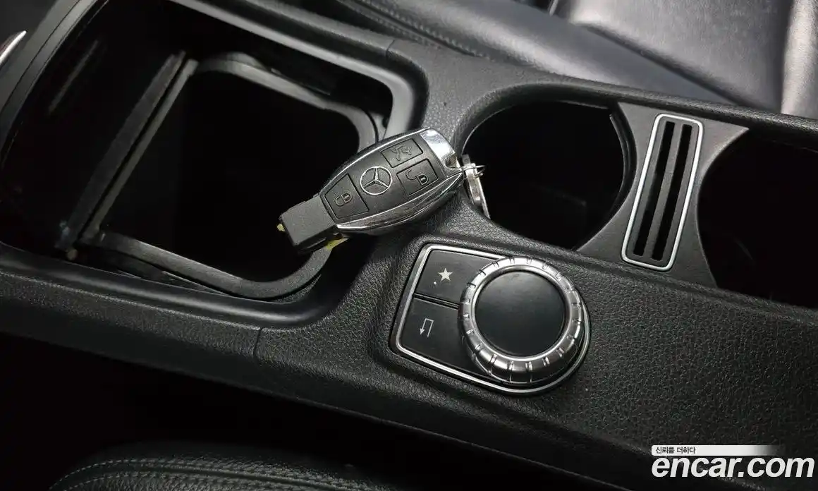 Mercedes-Benz GLA-Class 2016 2.1 гидро, фото 19 Mercedes-Benz GLA-Class 2016 2.1 гидро, фото 19