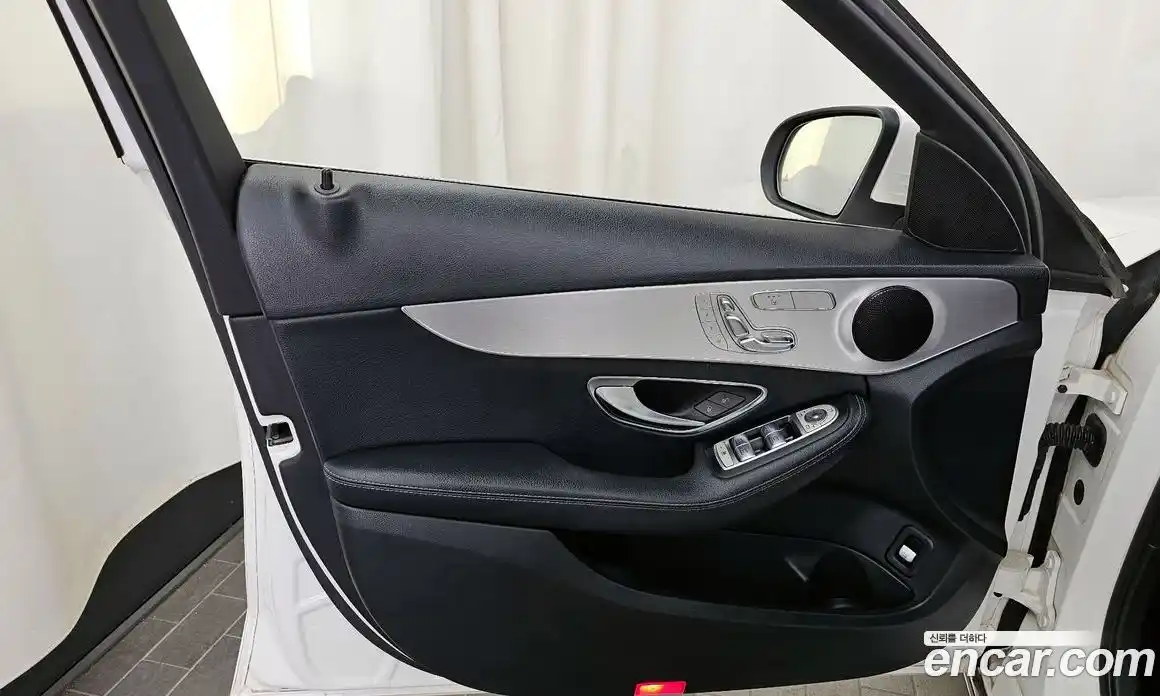 Mercedes-Benz C-Class 2018 2.0 гидро, фото 14 Mercedes-Benz C-Class 2018 2.0 гидро, фото 14