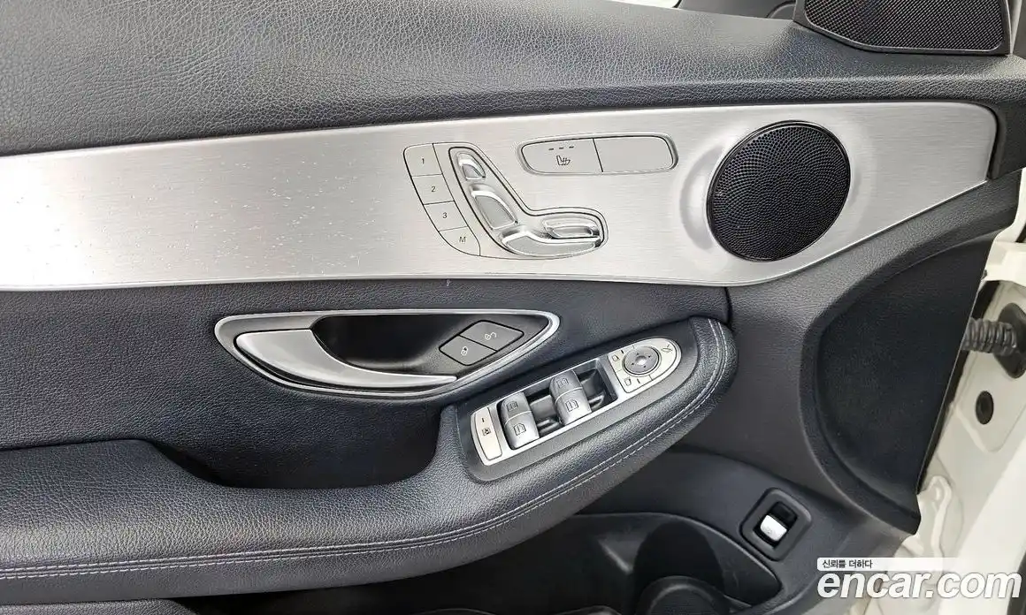Mercedes-Benz C-Class 2018 2.0 гидро, фото 30 Mercedes-Benz C-Class 2018 2.0 гидро, фото 30