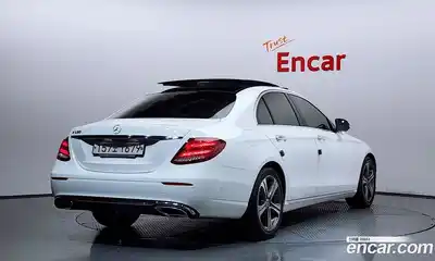Mercedes-Benz E-Class 2019 2.0 автомат (гидро), миниатюра 2