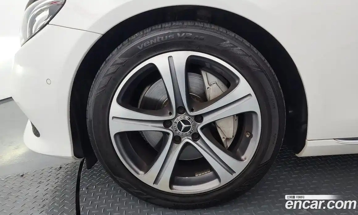 Mercedes-Benz E-Class 2019 2.0 автомат (гидро), фото 5