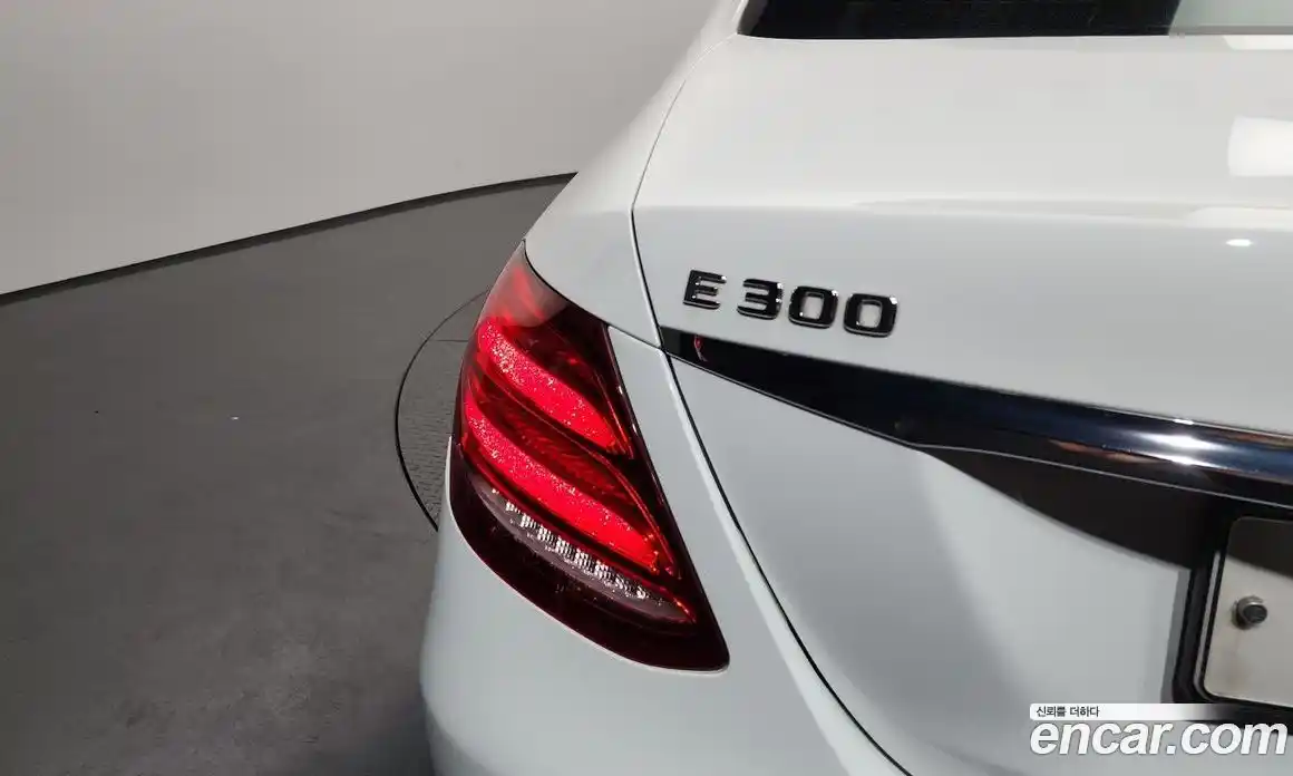 Mercedes-Benz E-Class 2019 2.0 автомат (гидро), фото 9