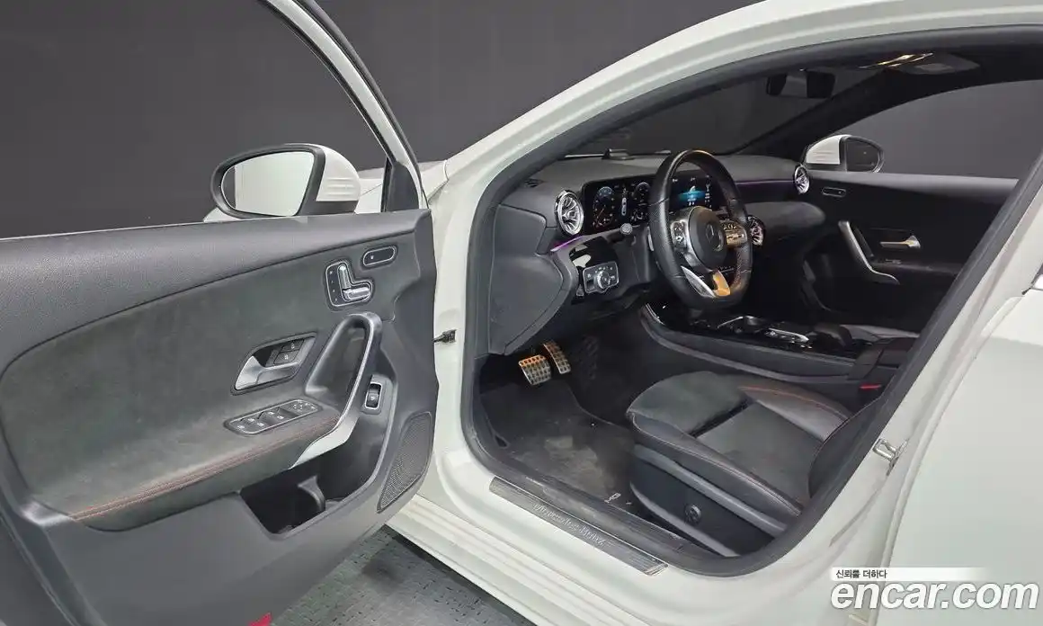 Mercedes-Benz A-Class 2021 2.0 гидро, фото 12