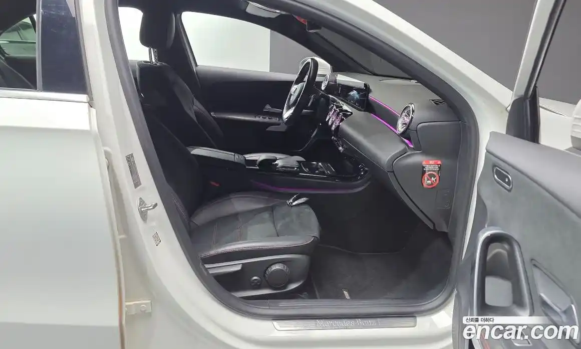 Mercedes-Benz A-Class 2021 2.0 гидро, фото 15