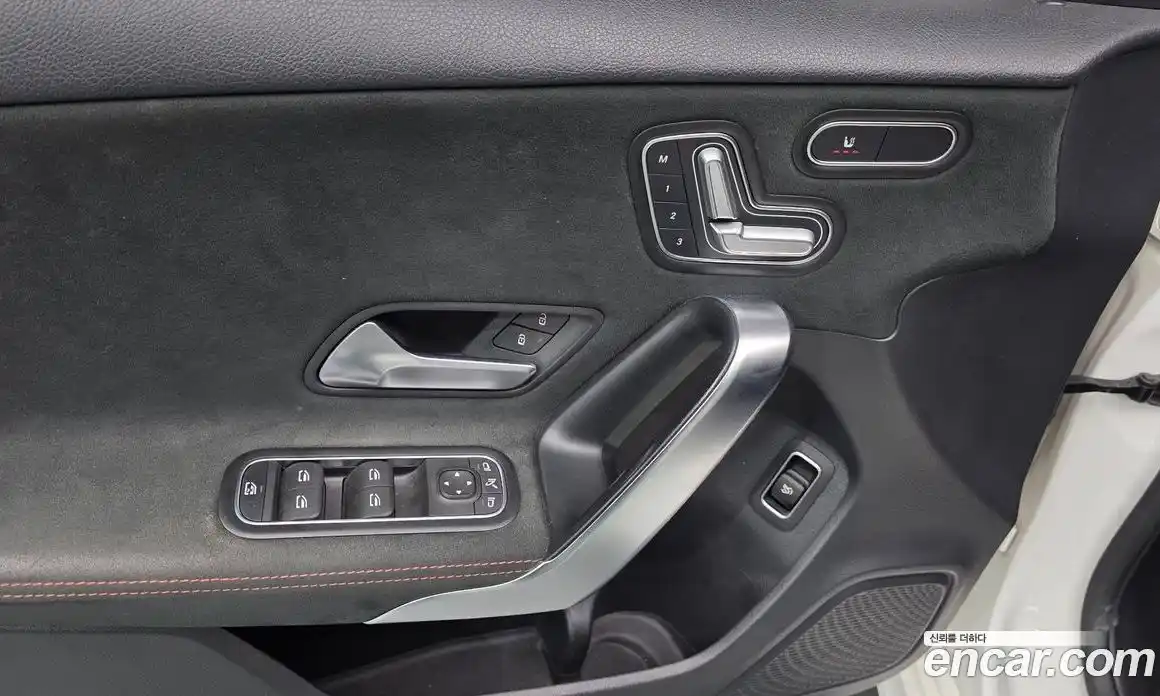 Mercedes-Benz A-Class 2021 2.0 гидро, фото 24