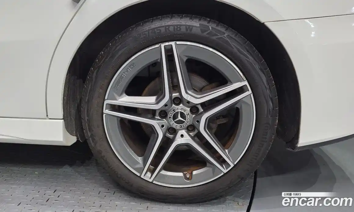 Mercedes-Benz A-Class 2021 2.0 гидро, фото 6