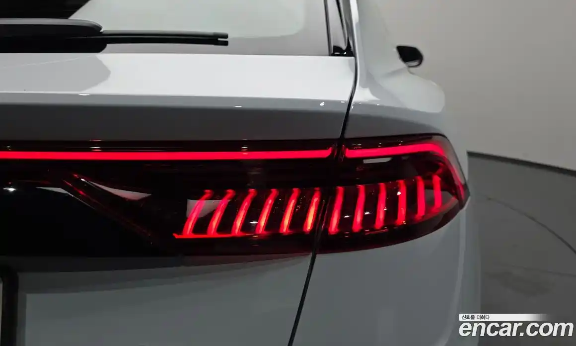 Audi Q8 2021 3.0 автомат (гидро), фото 9