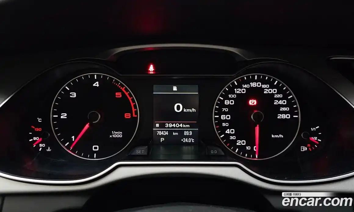 Audi A4 2015 2.0 автомат (гидро), фото 8