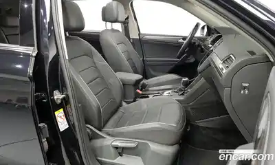 Volkswagen Tiguan 2023 2.0 автомат (гидро), миниатюра 11