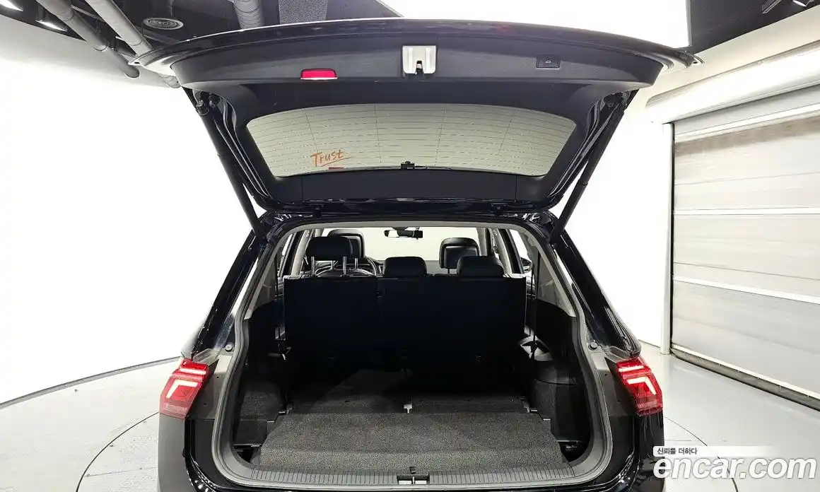 Volkswagen Tiguan 2023 2.0 автомат (гидро), фото 20
