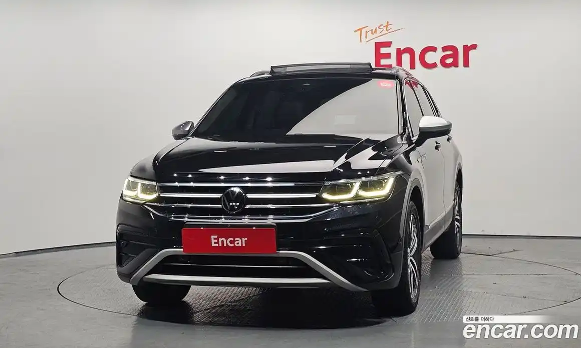 Volkswagen Tiguan 2023 2.0 автомат (гидро), фото 3