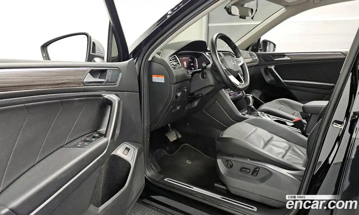 Volkswagen Tiguan 2023 2.0 автомат (гидро), фото 10