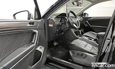 Volkswagen Tiguan 2023 2.0 автомат (гидро), миниатюра 10