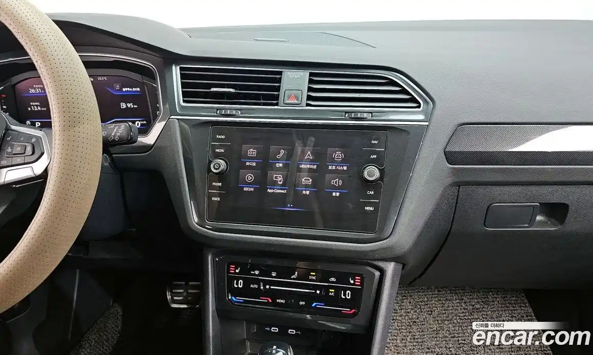 Volkswagen Tiguan 2023 2.0 автомат (гидро), фото 13