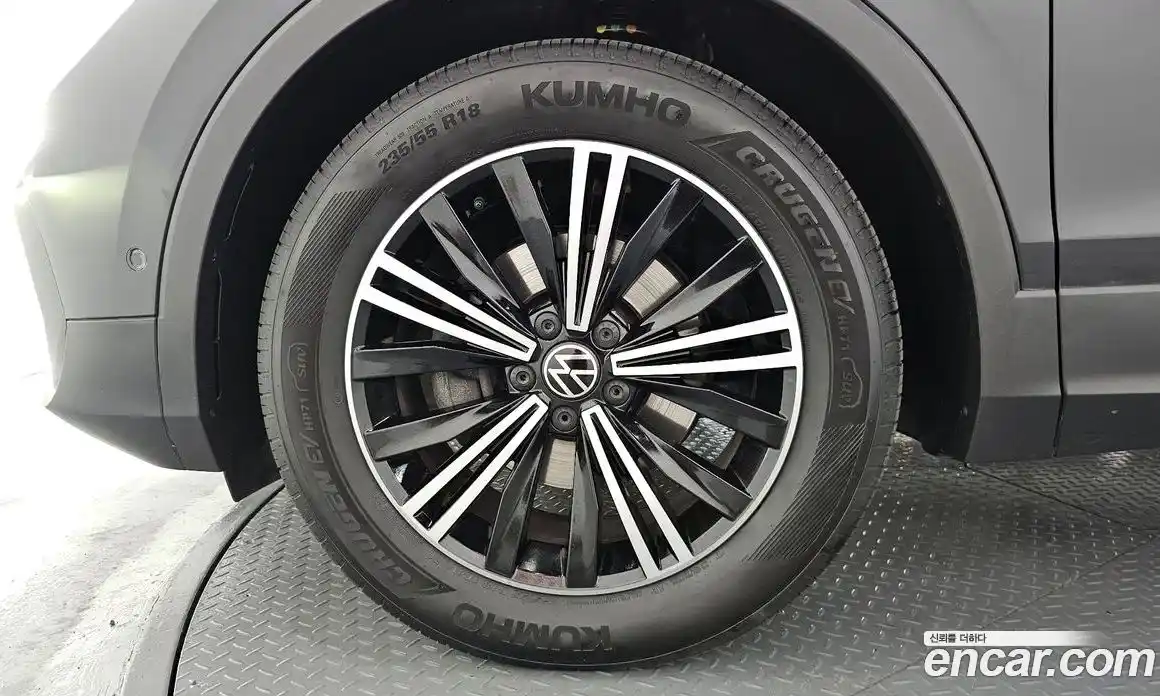 Volkswagen Tiguan 2023 2.0 автомат (гидро), фото 5