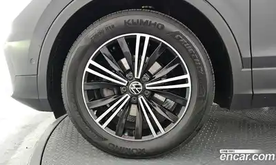 Volkswagen Tiguan 2023 2.0 автомат (гидро), миниатюра 5