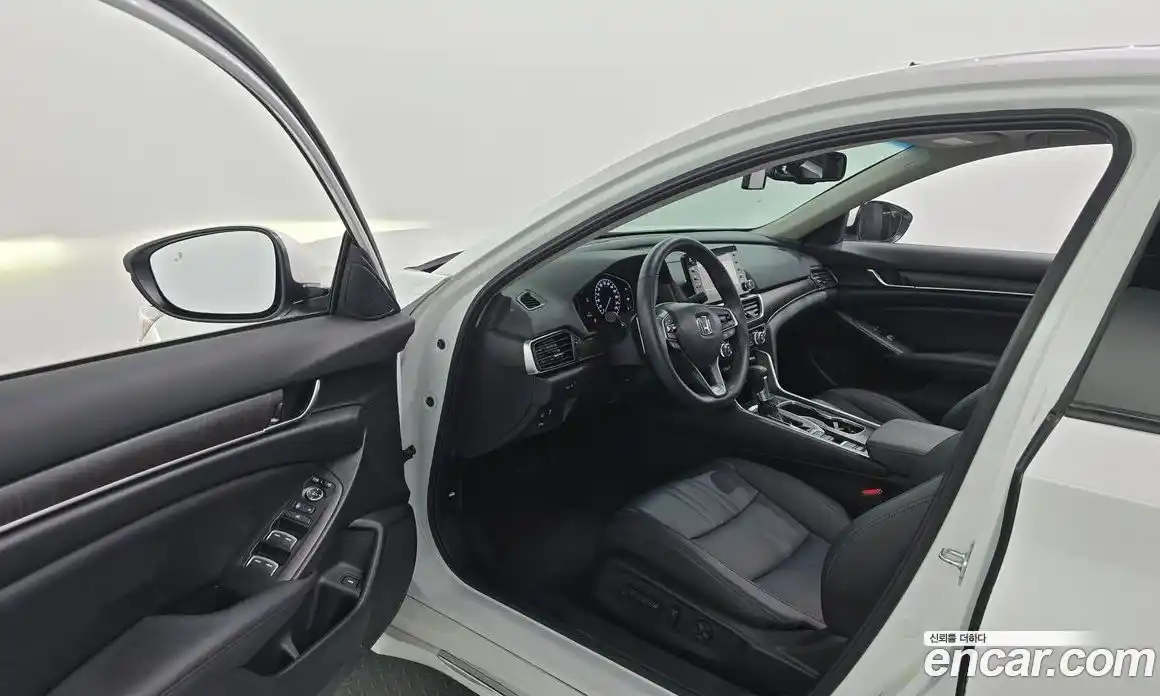 Honda Accord 2022 1.5 автомат (гидро), фото 13
