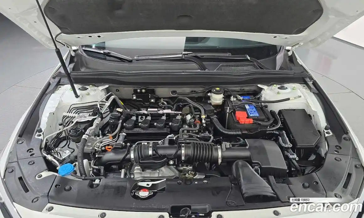 Honda Accord 2022 1.5 автомат (гидро), фото 6