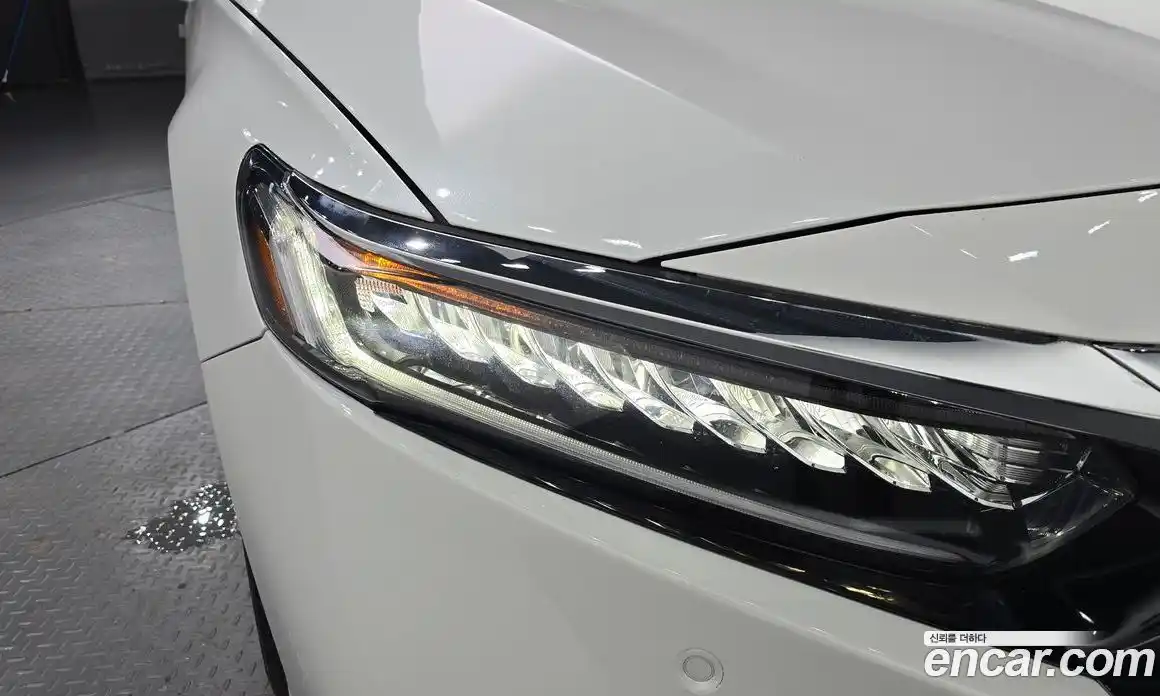 Honda Accord 2022 1.5 автомат (гидро), фото 8