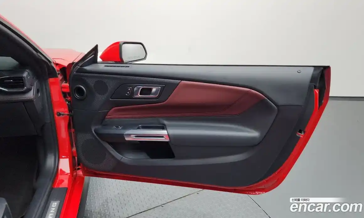 Ford Mustang 2024 5.0 автомат (гидро), фото 13