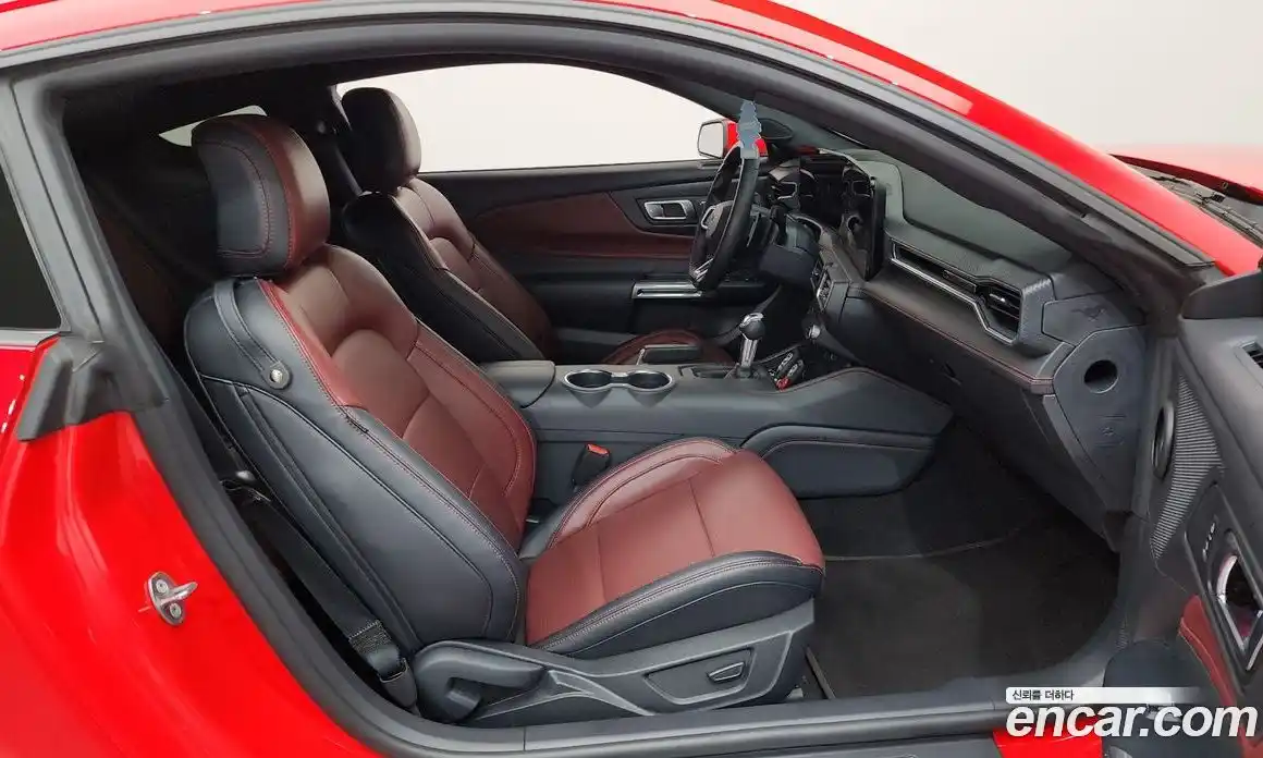 Ford Mustang 2024 5.0 автомат (гидро), фото 15