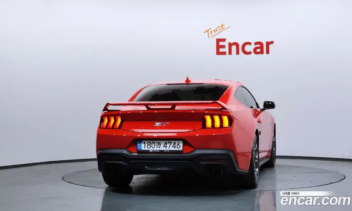 Ford Mustang 2024 5.0 автомат (гидро), фото 3