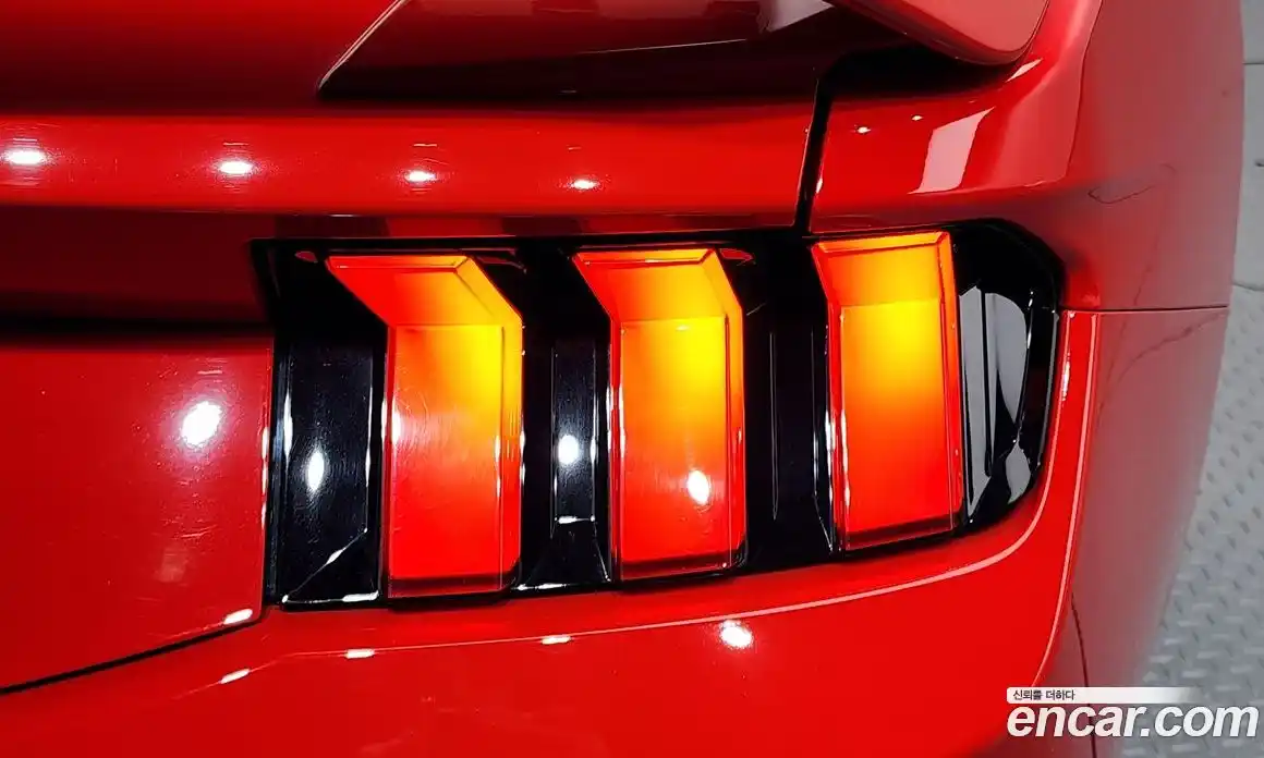 Ford Mustang 2024 5.0 автомат (гидро), фото 8