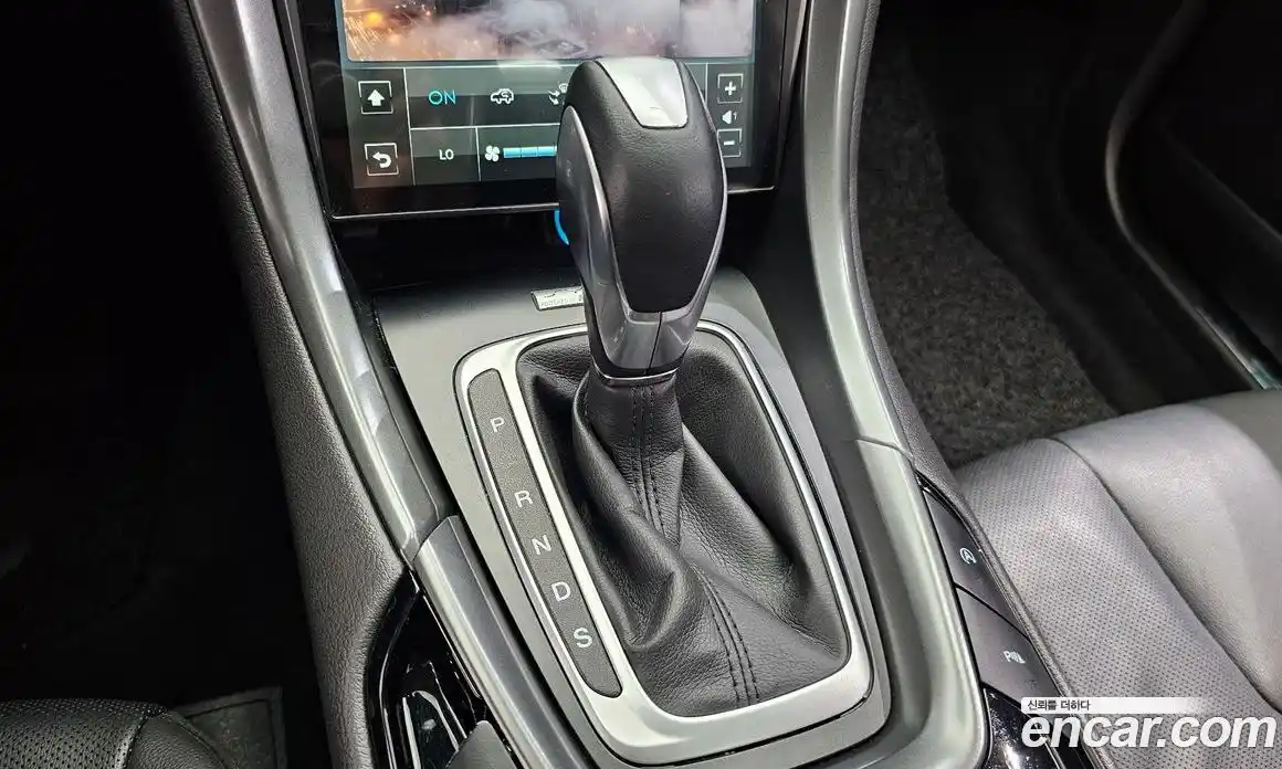Ford Mondeo 2016 2.0 автомат (гидро), фото 9