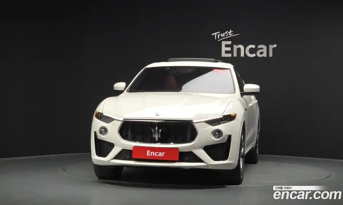 Maserati Levante 2020 3.8 автомат (гидро), фото 2 Maserati Levante 2020 3.8 автомат (гидро), фото 2