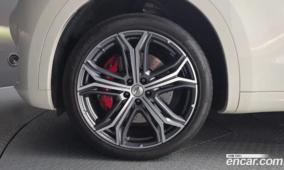 Maserati Levante 2020 3.8 автомат (гидро), фото 4 Maserati Levante 2020 3.8 автомат (гидро), фото 4
