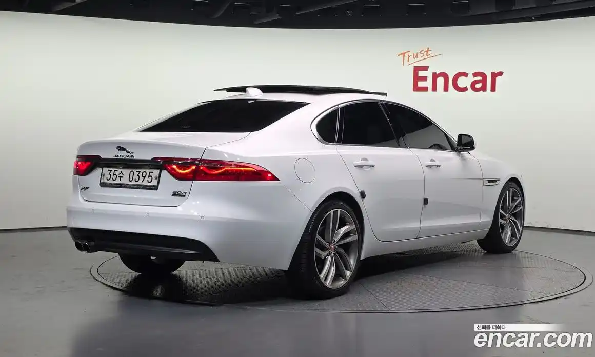 Jaguar XF 2016 2.0 автомат (гидро), фото 2 Jaguar XF 2016 2.0 автомат (гидро), фото 2
