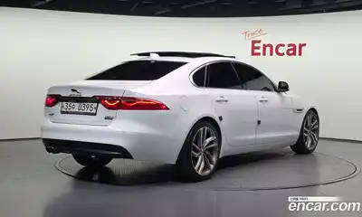 Jaguar XF 2016 2.0 автомат (гидро), миниатюра 2 Jaguar XF 2016 2.0 автомат (гидро), миниатюра 2