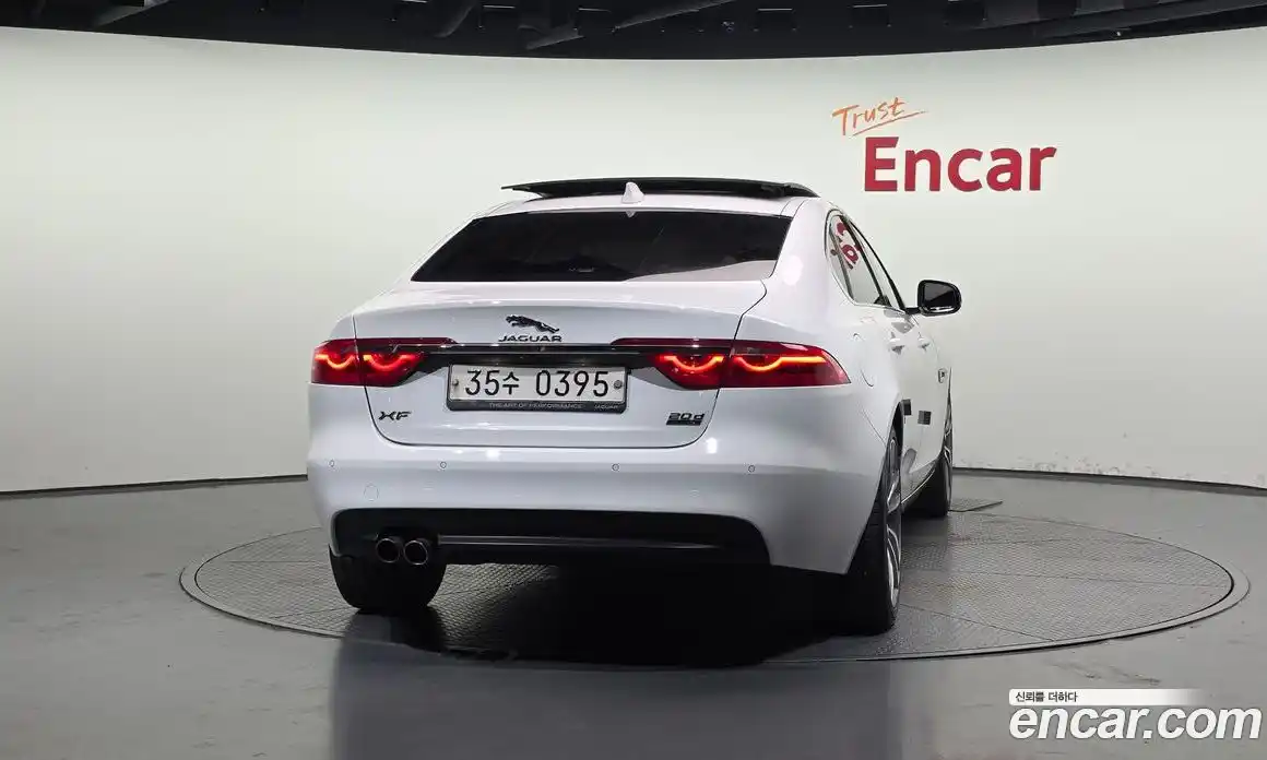 Jaguar XF 2016 2.0 автомат (гидро), фото 4 Jaguar XF 2016 2.0 автомат (гидро), фото 4