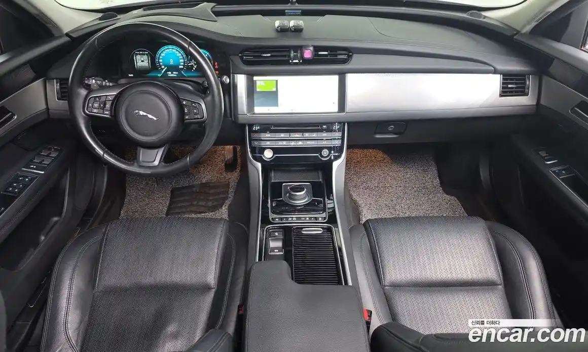 Jaguar XF 2016 2.0 автомат (гидро), фото 7 Jaguar XF 2016 2.0 автомат (гидро), фото 7