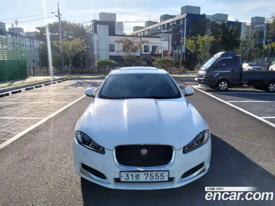 Jaguar XF 2013 2.0 автомат (гидро), фото 1 Jaguar XF 2013 2.0 автомат (гидро), фото 1