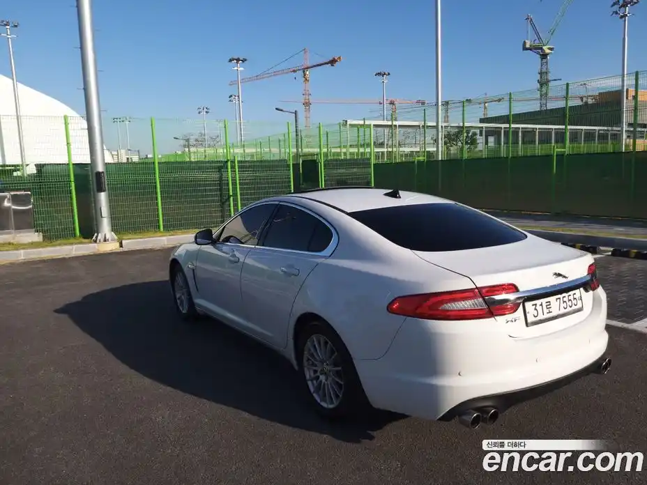 Jaguar XF 2013 2.0 автомат (гидро), фото 6 Jaguar XF 2013 2.0 автомат (гидро), фото 6