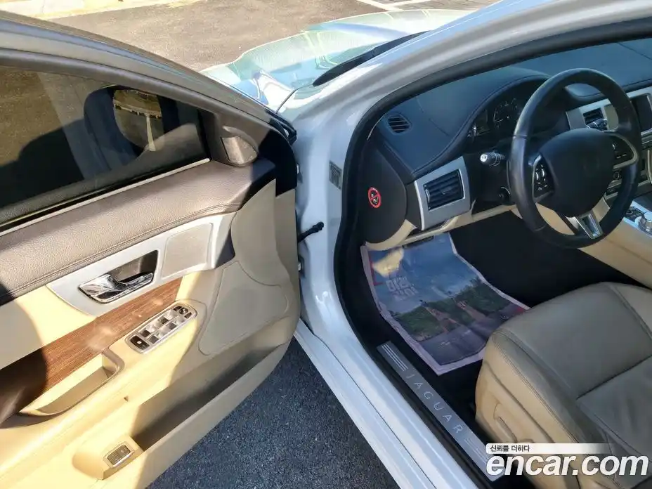 Jaguar XF 2013 2.0 автомат (гидро), фото 7 Jaguar XF 2013 2.0 автомат (гидро), фото 7