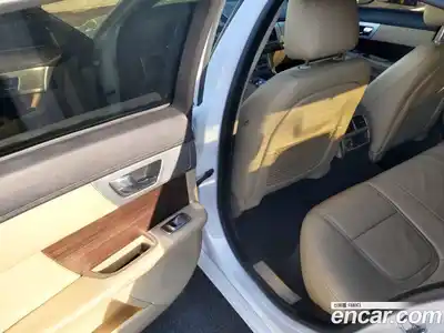 Jaguar XF 2013 2.0 автомат (гидро), миниатюра 8 Jaguar XF 2013 2.0 автомат (гидро), миниатюра 8