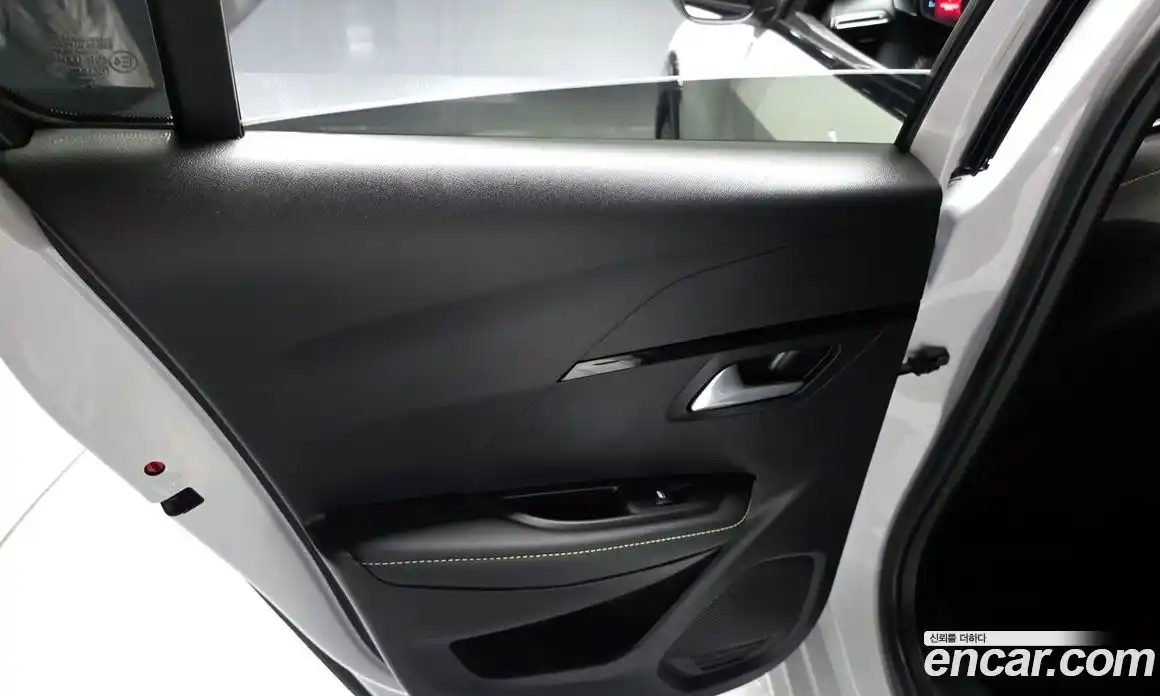 Peugeot 208 2021 0.1 автомат (гидро), фото 15