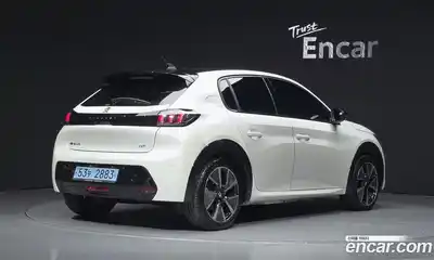 Peugeot 208 2021 0.1 автомат (гидро), миниатюра 2