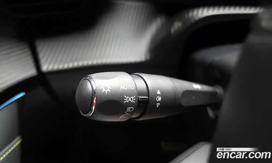 Peugeot 208 2021 0.1 автомат (гидро), фото 27
